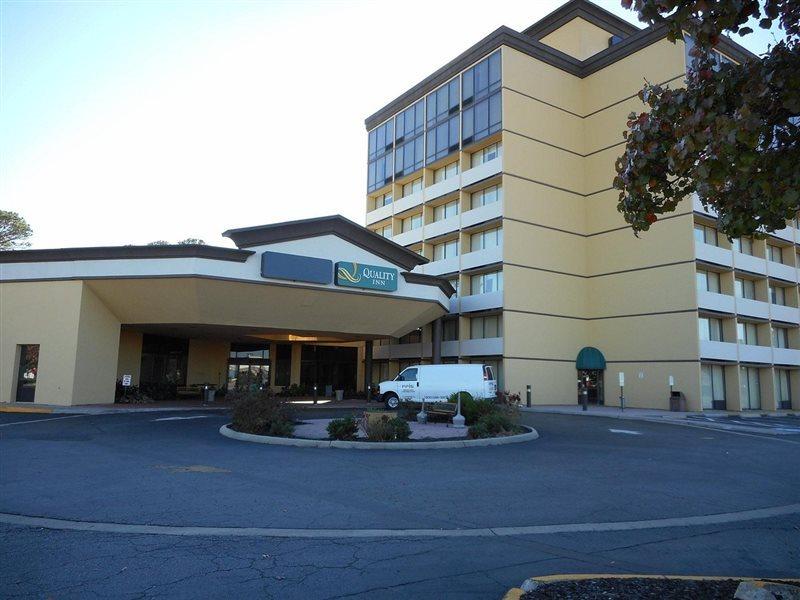 Quality Inn Near Hampton Coliseum Екстер'єр фото