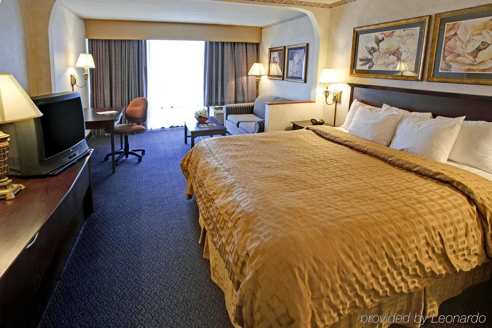 Quality Inn Near Hampton Coliseum Номер фото