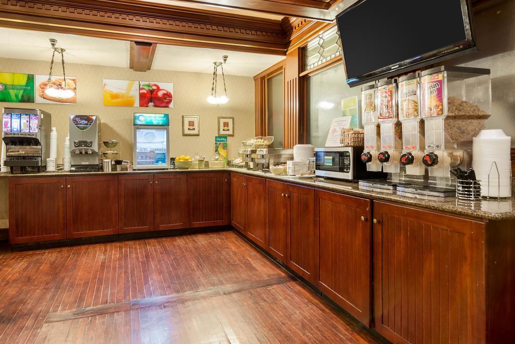 Quality Inn Near Hampton Coliseum Екстер'єр фото