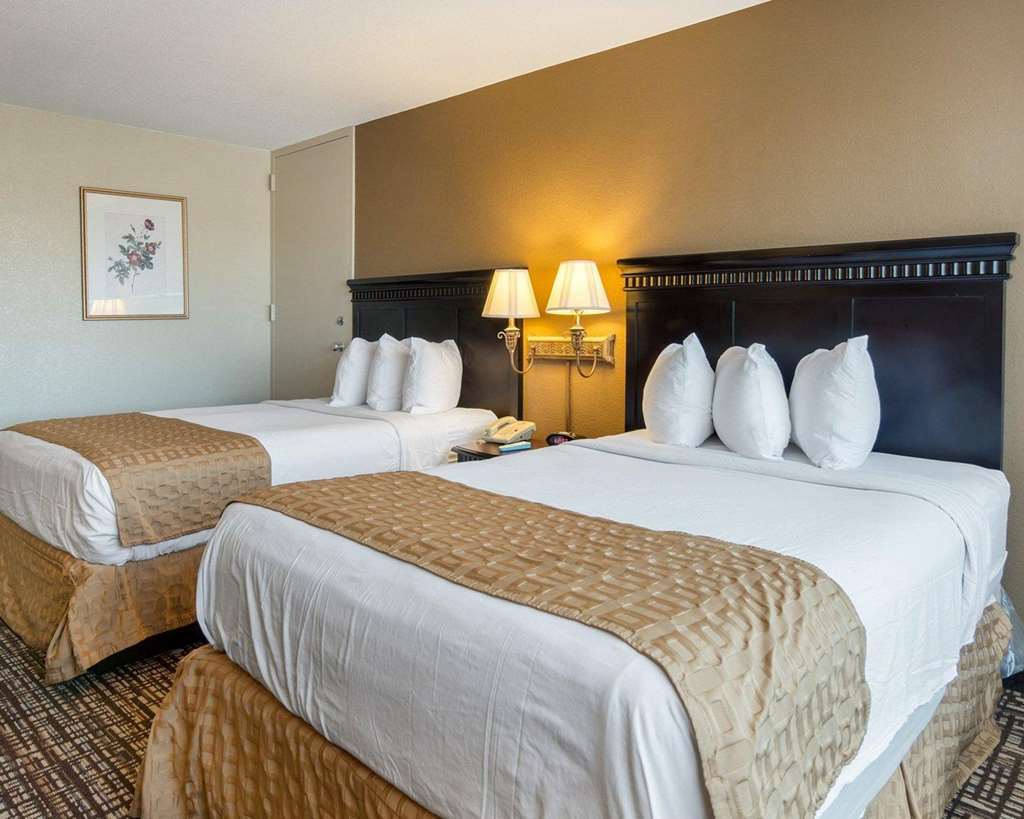 Quality Inn Near Hampton Coliseum Номер фото