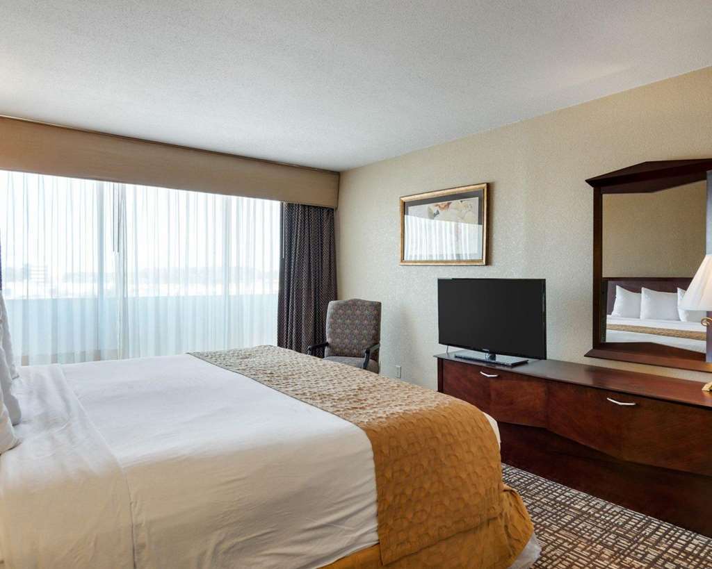 Quality Inn Near Hampton Coliseum Номер фото