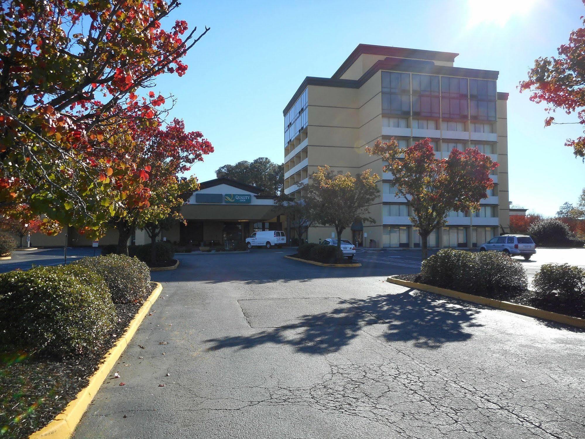 Quality Inn Near Hampton Coliseum Екстер'єр фото