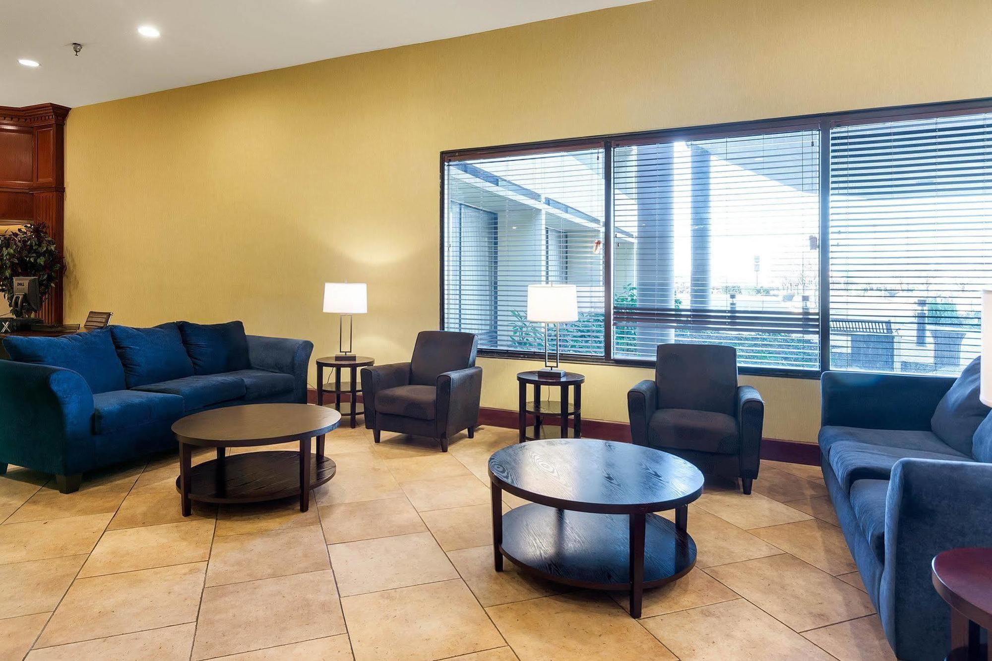 Quality Inn Near Hampton Coliseum Екстер'єр фото