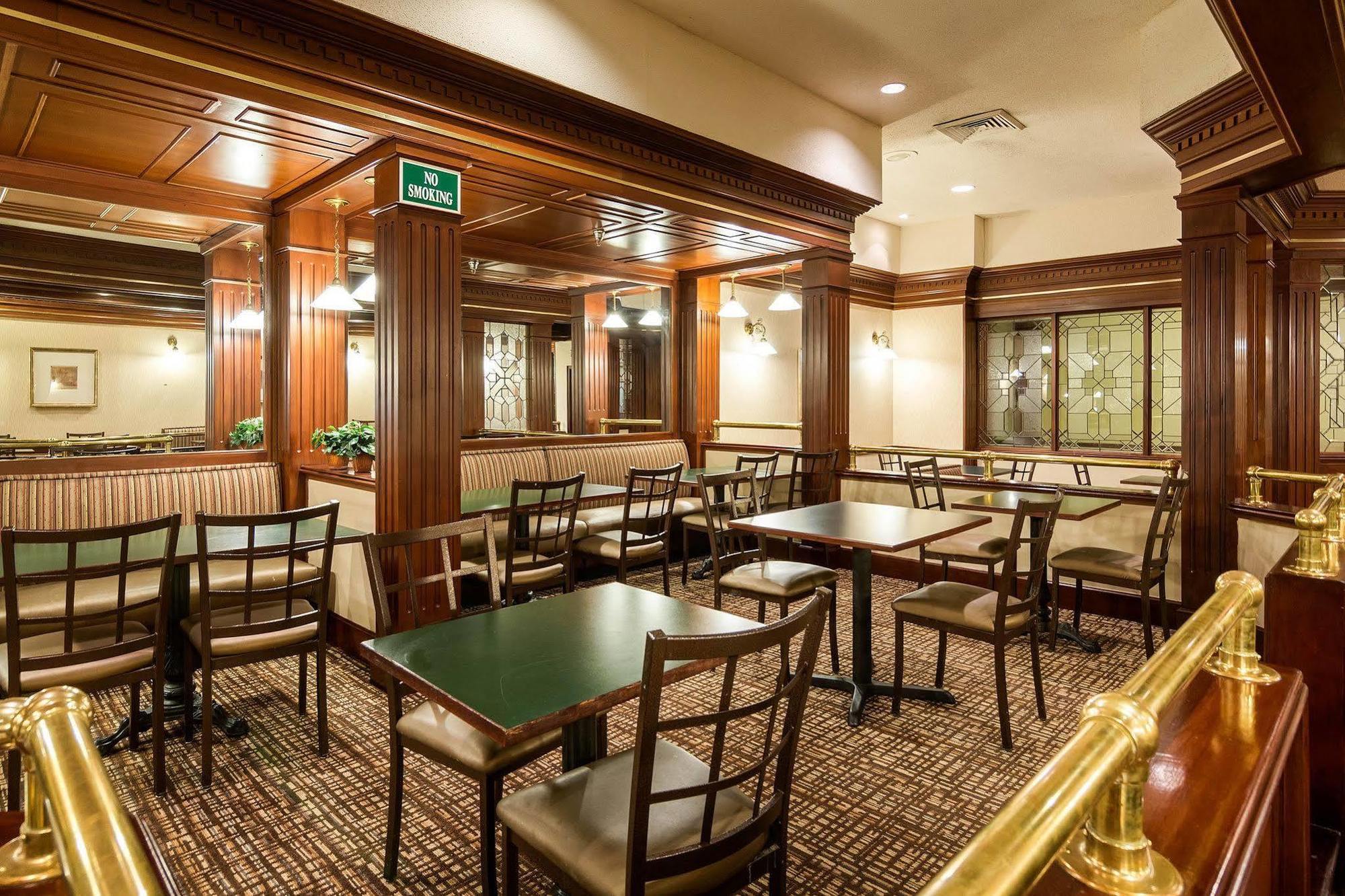 Quality Inn Near Hampton Coliseum Екстер'єр фото