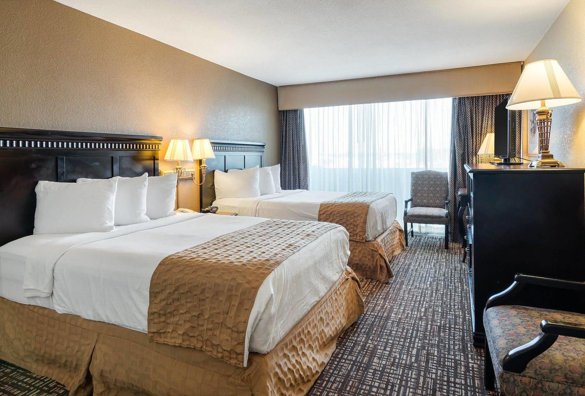 Quality Inn Near Hampton Coliseum Екстер'єр фото