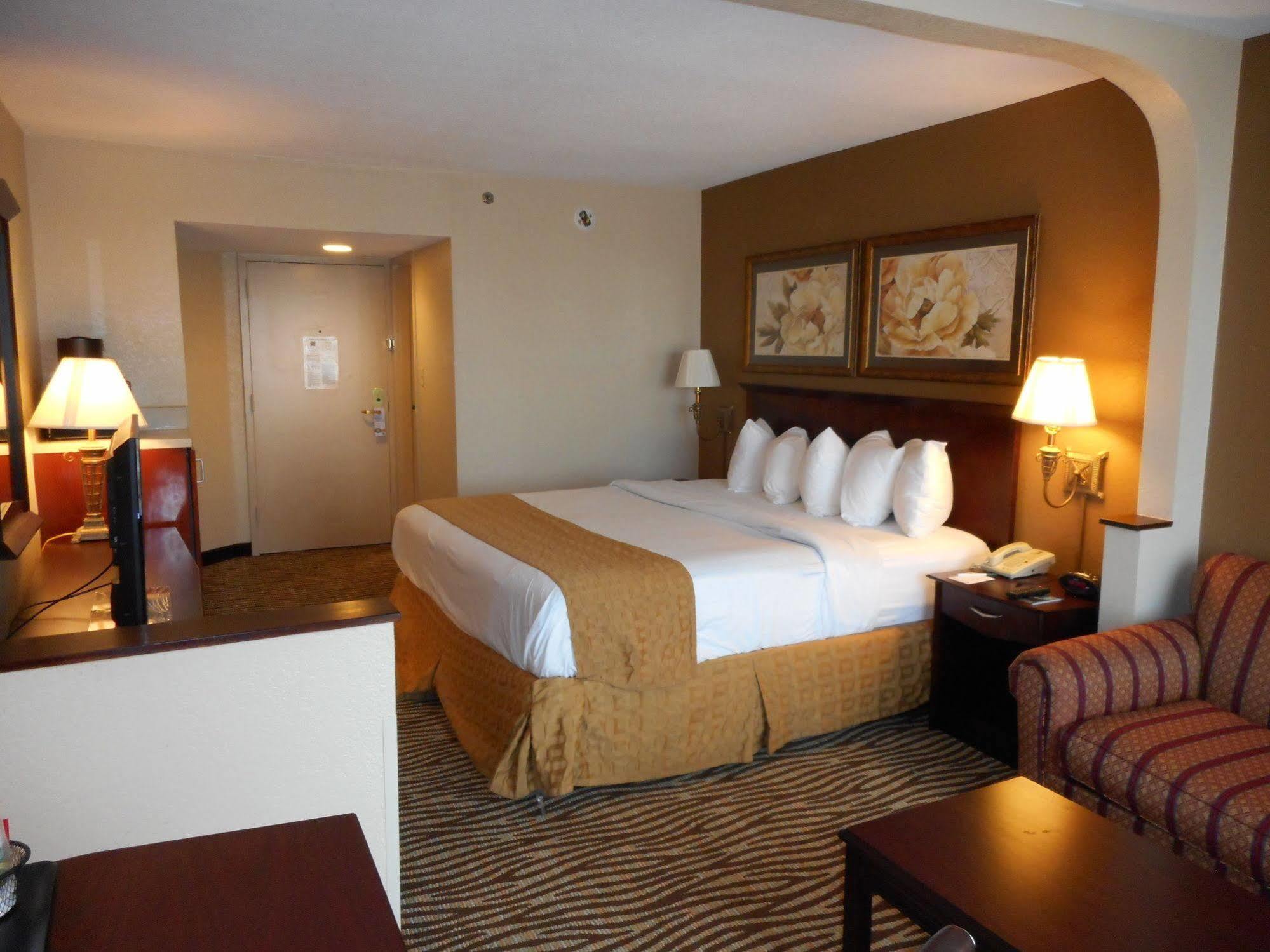 Quality Inn Near Hampton Coliseum Екстер'єр фото