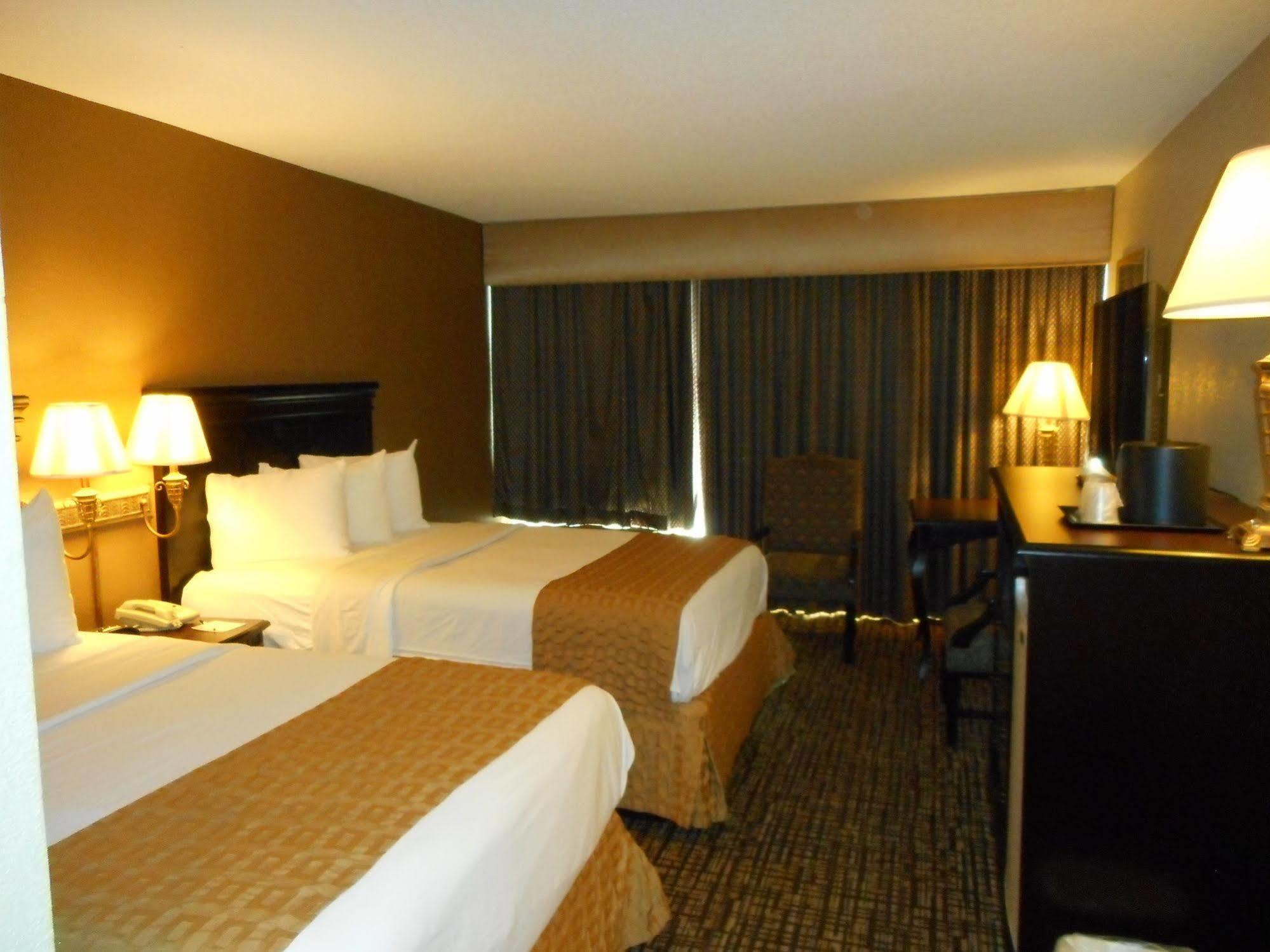 Quality Inn Near Hampton Coliseum Екстер'єр фото