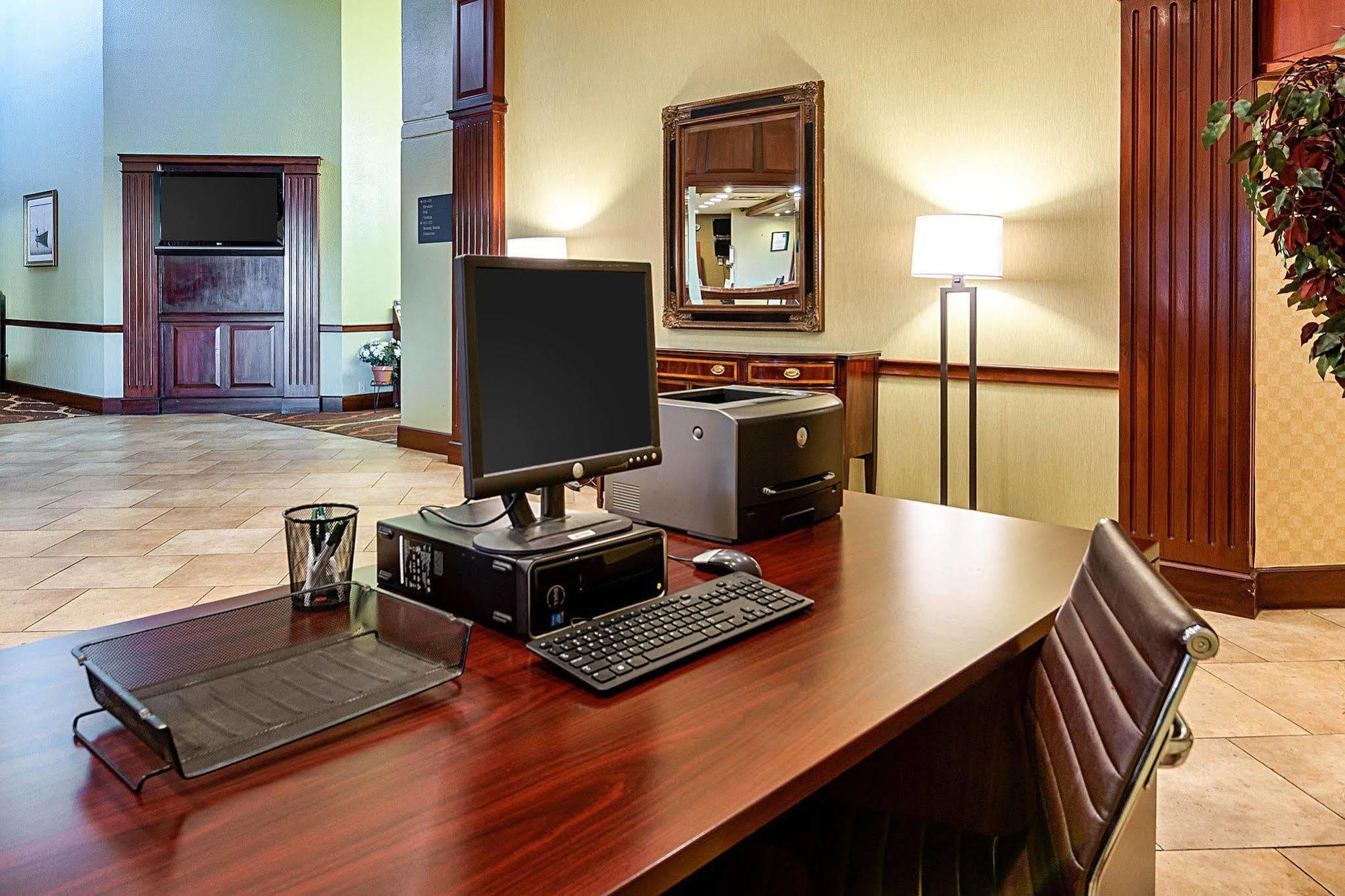 Quality Inn Near Hampton Coliseum Екстер'єр фото
