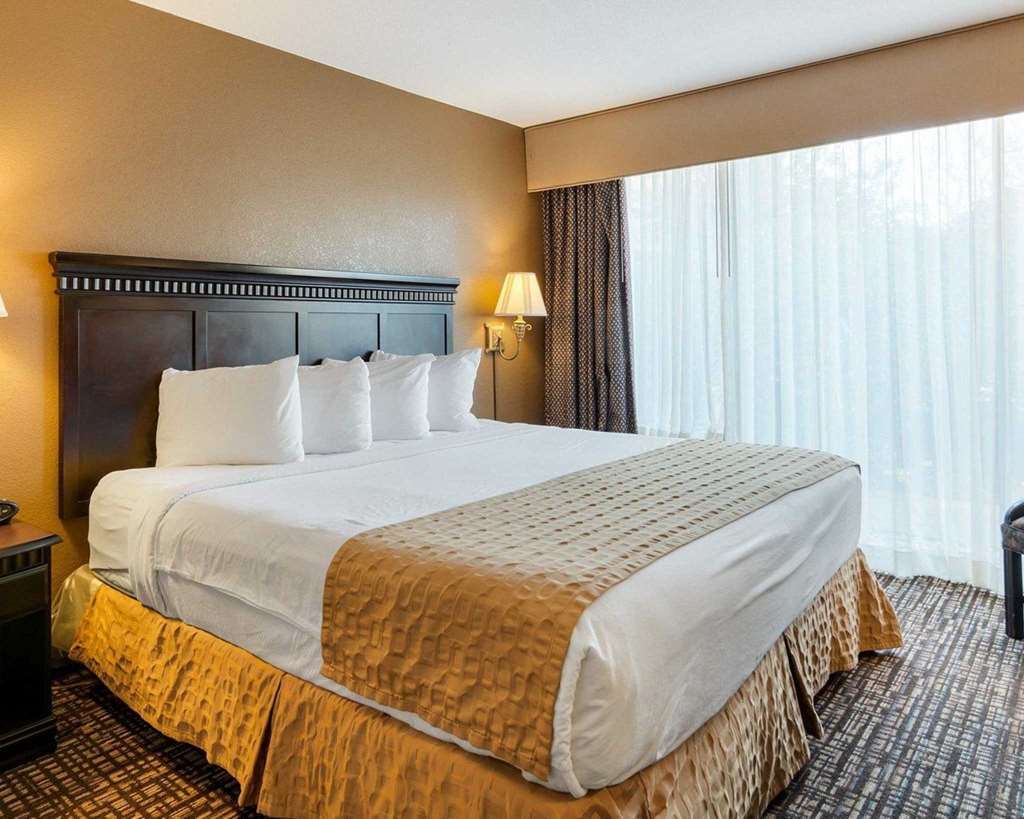 Quality Inn Near Hampton Coliseum Номер фото